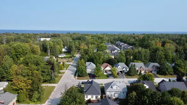 Wasaga Beach, ON L9Z 3B6,1 Cardinal WAY