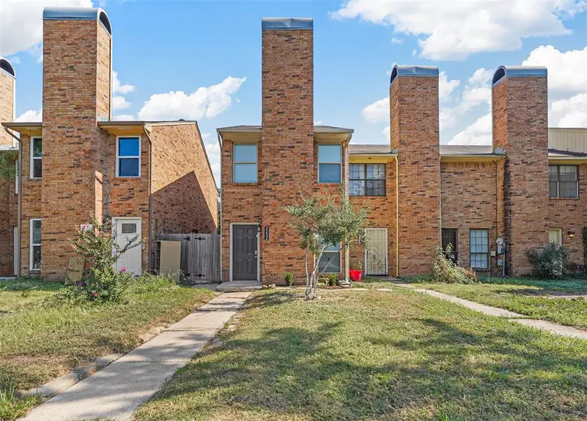 2232 Colony Court, Dallas, TX 75235