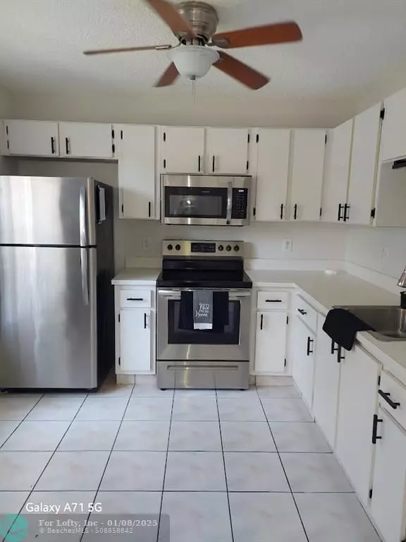 Pembroke Pines, FL 33026,10825 NW 3rd Ct  #18B-13 UNIT L