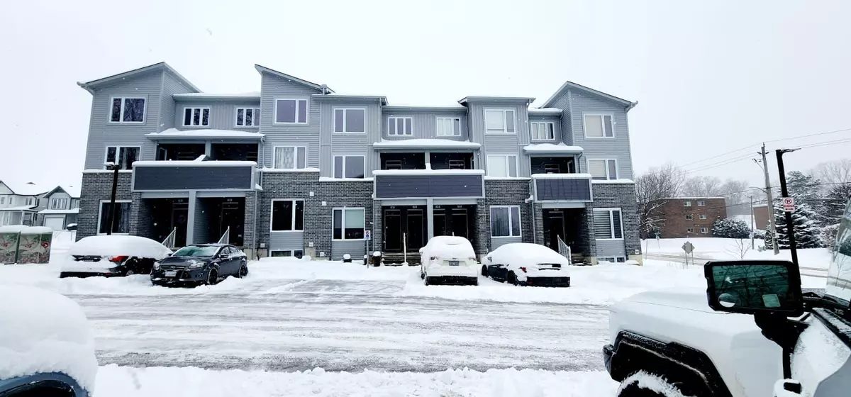 Middlesex, ON N5Z 5A4,990 Deveron CRES #11