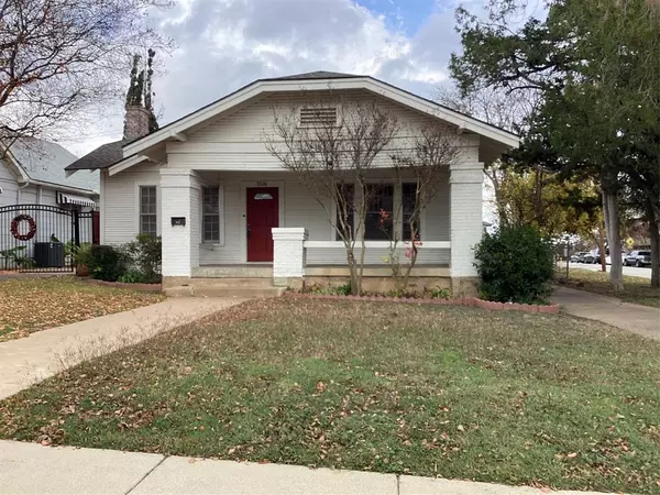 3700 Clarke Avenue, Fort Worth, TX 76107