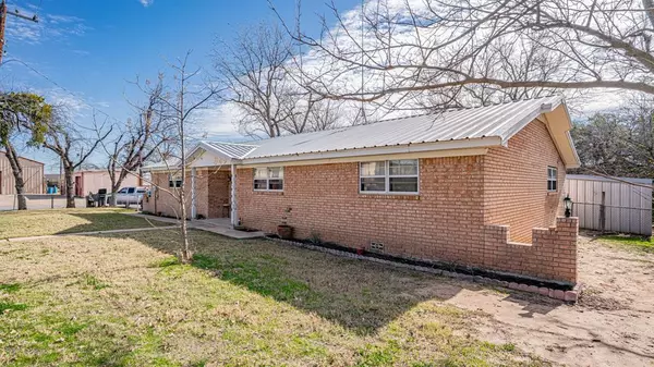 Tolar, TX 76476,405 E 8th Street