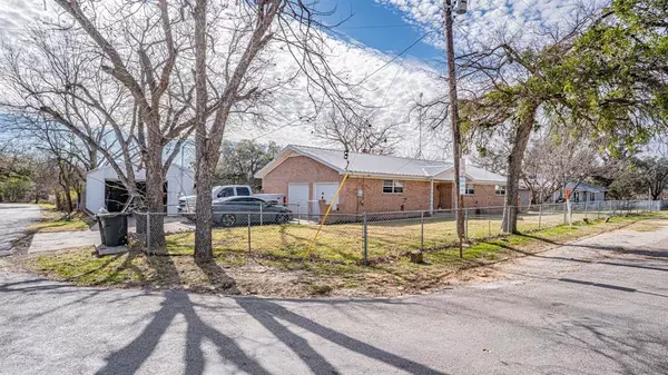 Tolar, TX 76476,405 E 8th Street