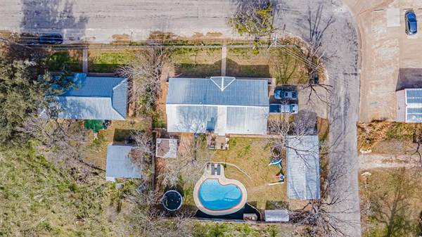 405 E 8th Street, Tolar, TX 76476