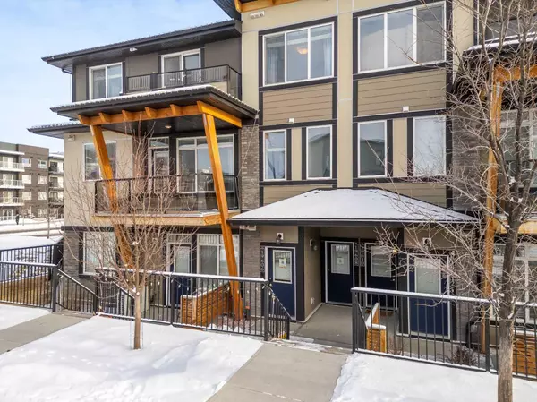 Calgary, AB T3M 3A7,19606 42 ST SE