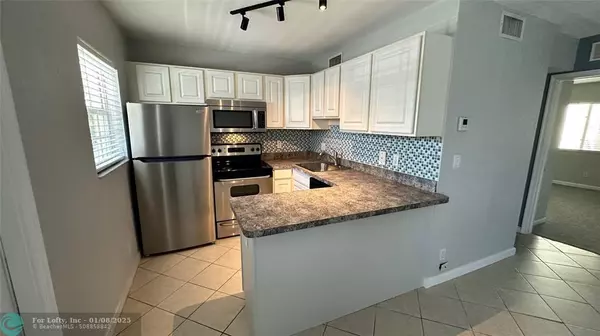 Wilton Manors, FL 33334,2660 NE 8th Ave  #114