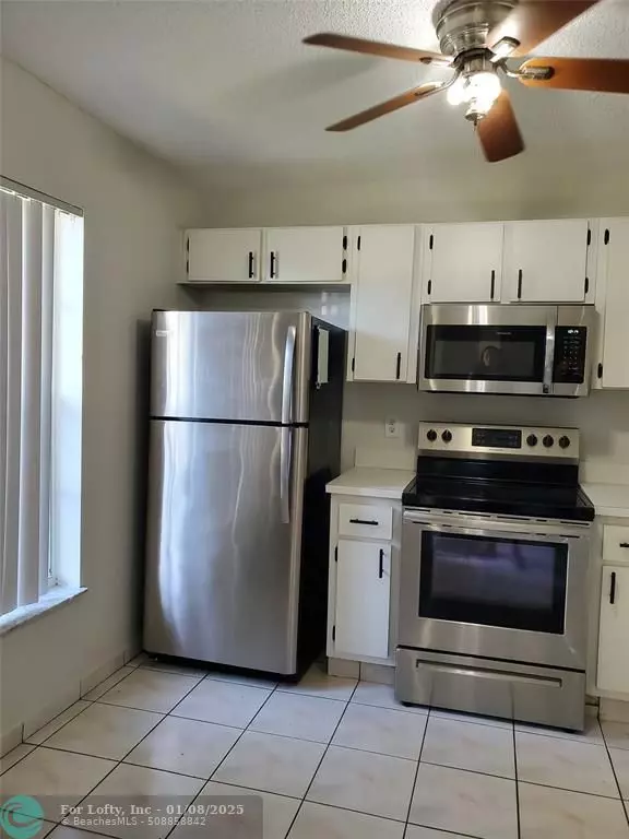 Pembroke Pines, FL 33026,10825 NW 3rd Ct  #18B-13 UNIT L