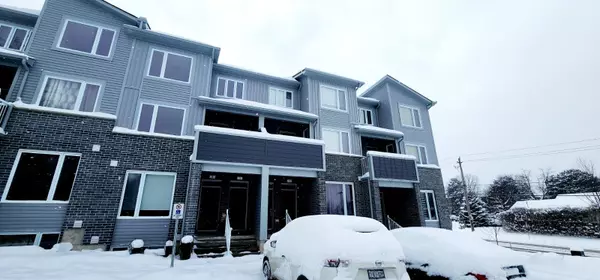 Middlesex, ON N5Z 5A4,990 Deveron CRES #11