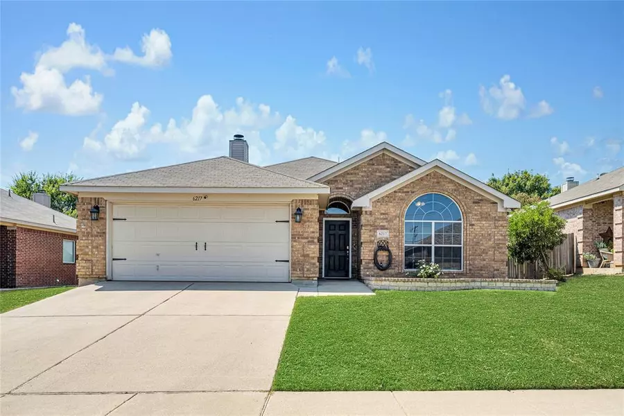 6217 Brooklynn Drive, Fort Worth, TX 76179