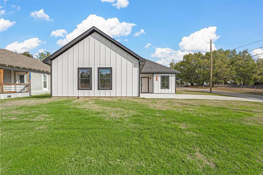 901 W Ford Street, Denison, TX 75020