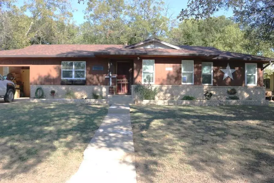 1108 Lynch Street, Goldthwaite, TX 76844