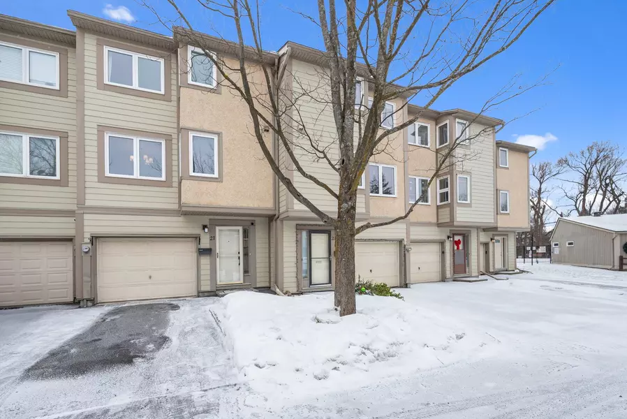 21 Peary WAY, Kanata, ON K2L 1Z9