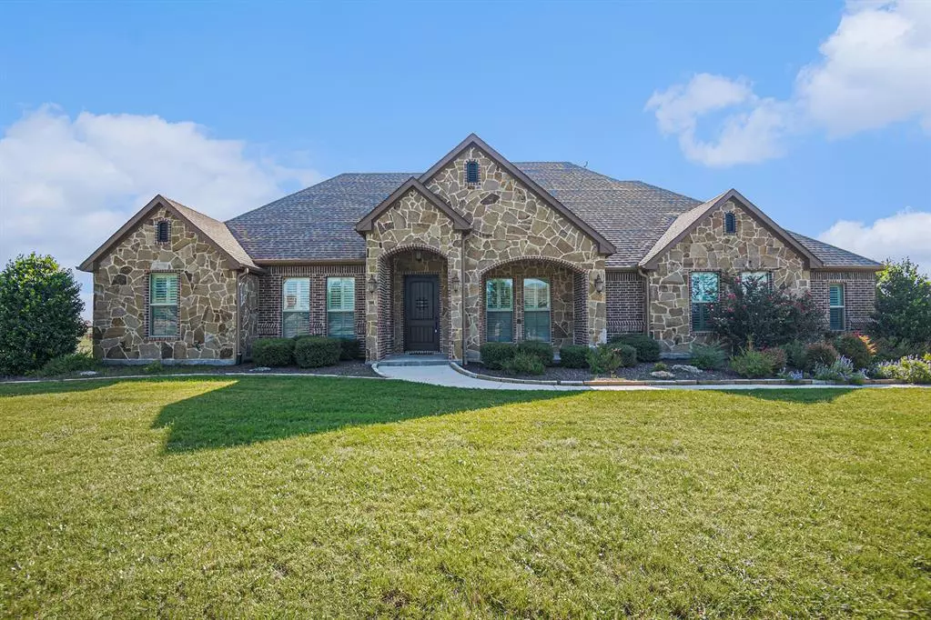 Azle, TX 76020,121 Deer Grove Trail