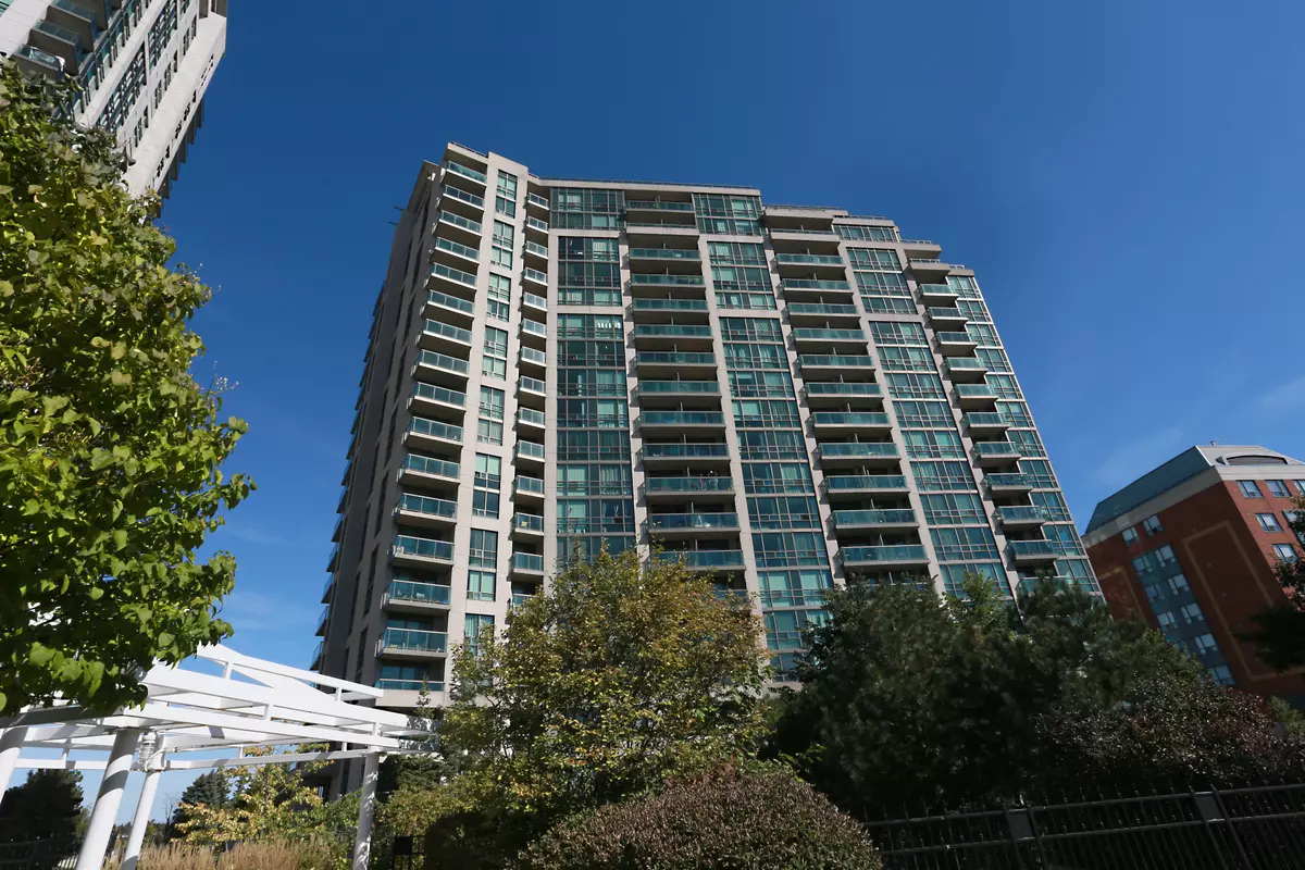 Toronto, ON M1H 0A1,68 Grangeway AVE #803