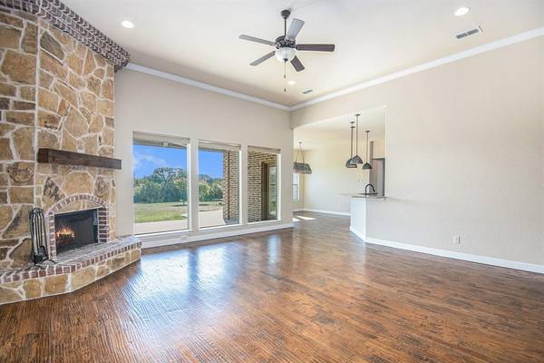 Azle, TX 76020,121 Deer Grove Trail