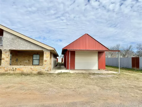 Ranger, TX 76470,618 S Oak Street