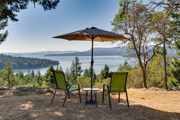 332 Deacon Hill Rd, Mayne Island, BC V0N 2J2