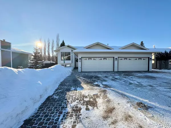 44 Pineview RD, Whitecourt, AB T7S 1H8