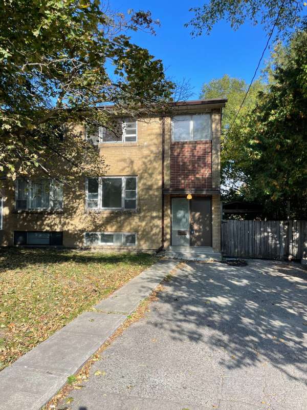 716 Sheppard AVE E, Toronto C15, ON M2K 1B7