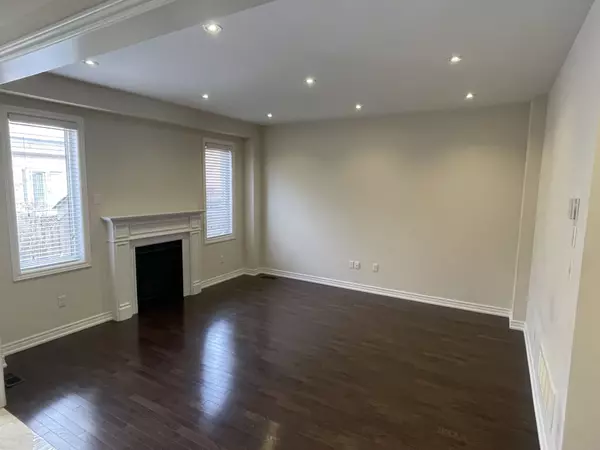 Mississauga, ON L5M 0Y5,3905 Arvona PL