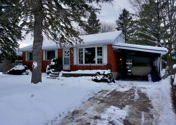 240 7th AVE E, Owen Sound, ON N4K 2W9