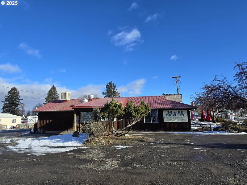 301 N LAKE ST, Joseph, OR 97846