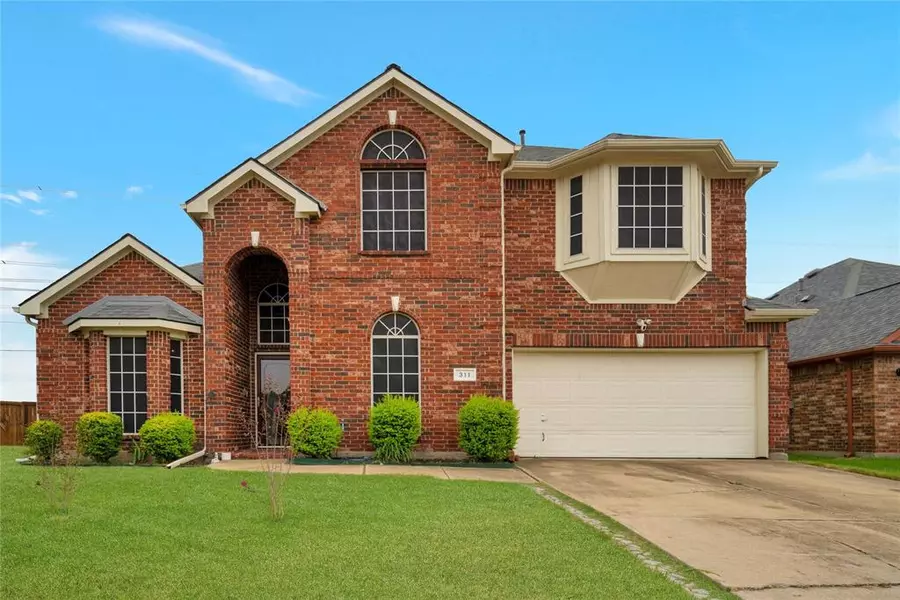 311 Larkspur Court, Grand Prairie, TX 75052