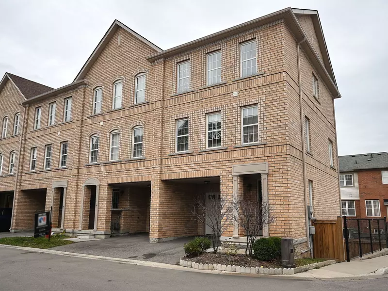 2280 Baronwood DR #90, Oakville, ON L6M 0K4