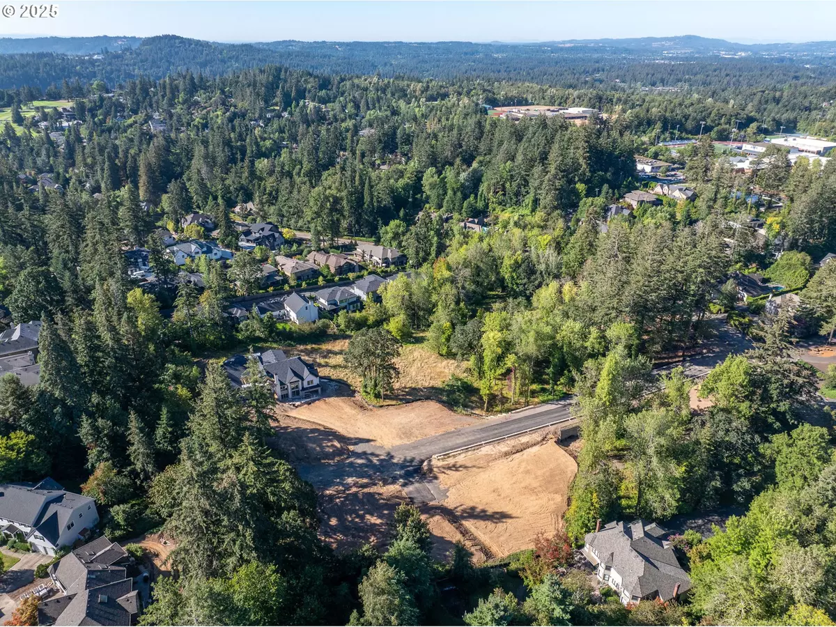 Lake Oswego, OR 97034,13560 Goodall RD #3