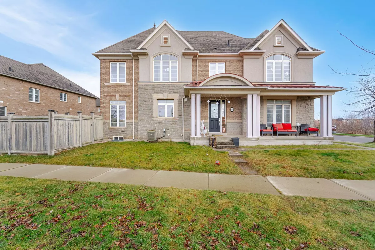 Oakville, ON L6M 0S6,3043 Isaac AVE