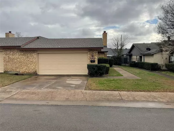 910 Harwood Road, Bedford, TX 76021