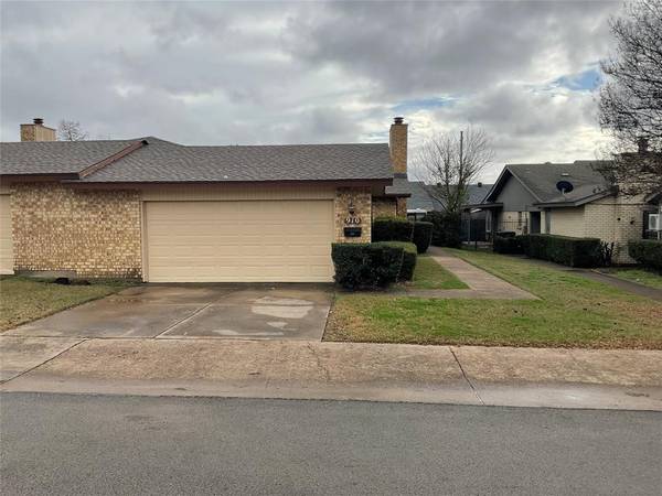 910 Harwood Road, Bedford, TX 76021