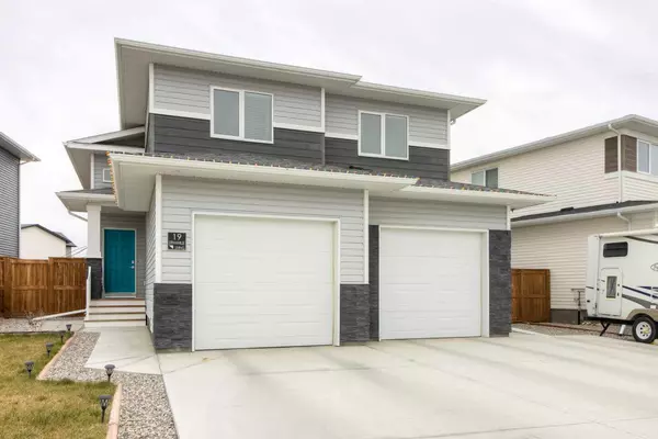 19 Montrose WAY West, Lethbridge, AB T1J 5T1