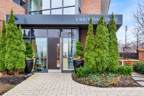 3 Southvale DR #305, Toronto C11, ON M4G 1G1