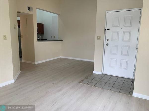 Oakland Park, FL 33309,2850 N Oakland Forest Dr  #201