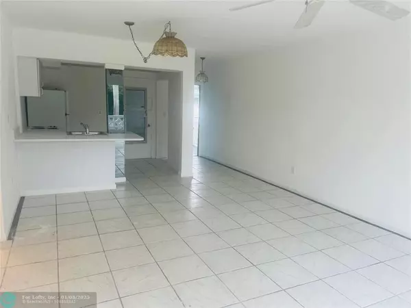 North Miami, FL 33161,12665 NE 16th Ave  #22