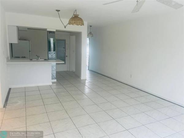 North Miami, FL 33161,12665 NE 16th Ave  #22