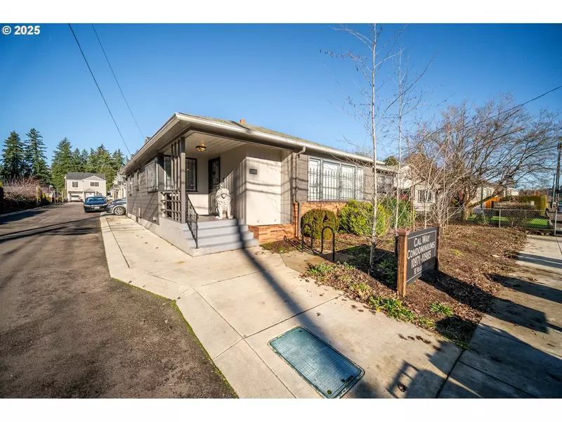 10985 SE HOLGATE BLVD, Portland, OR 97266