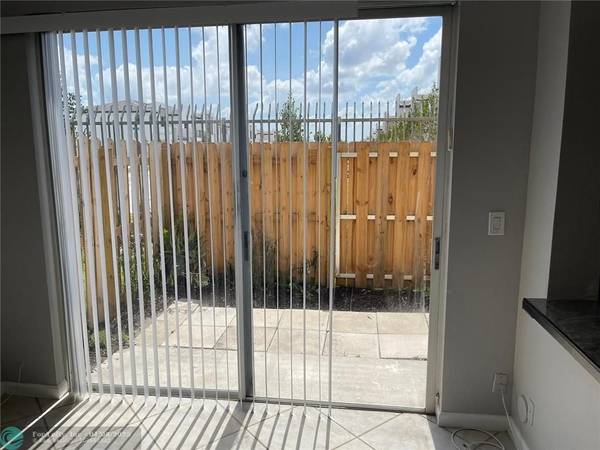 Miami, FL 33179,800 NE 212th Ter  #1