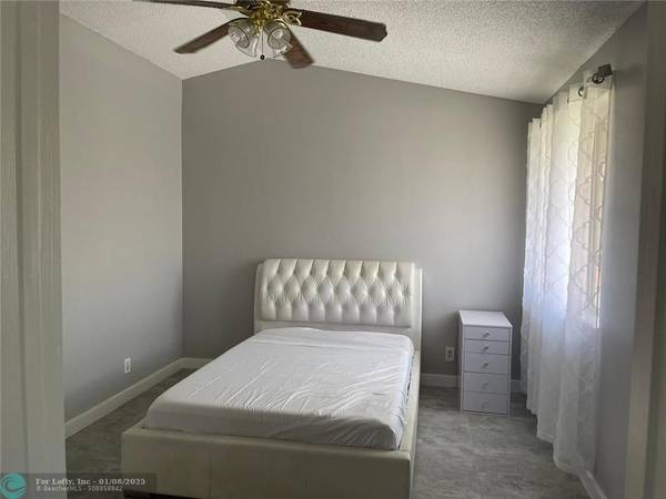 Miami, FL 33179,800 NE 212th Ter  #1