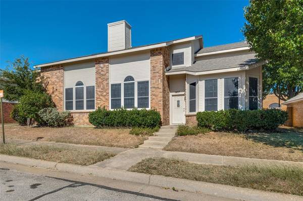 1437 Danielle Drive, Bedford, TX 76021