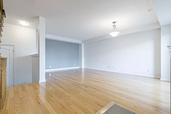 Oshawa, ON L1L 0G5,61 Tabaret CRES