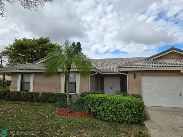 7219 NW 43rd St, Coral Springs, FL 33065