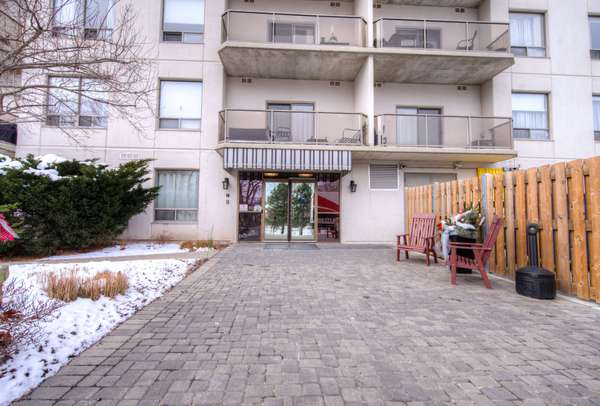 Guelph, ON N1E 7H7,60 Wyndham ST S #901