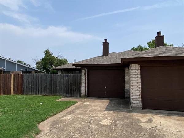 6633 S Creek Drive, Fort Worth, TX 76133