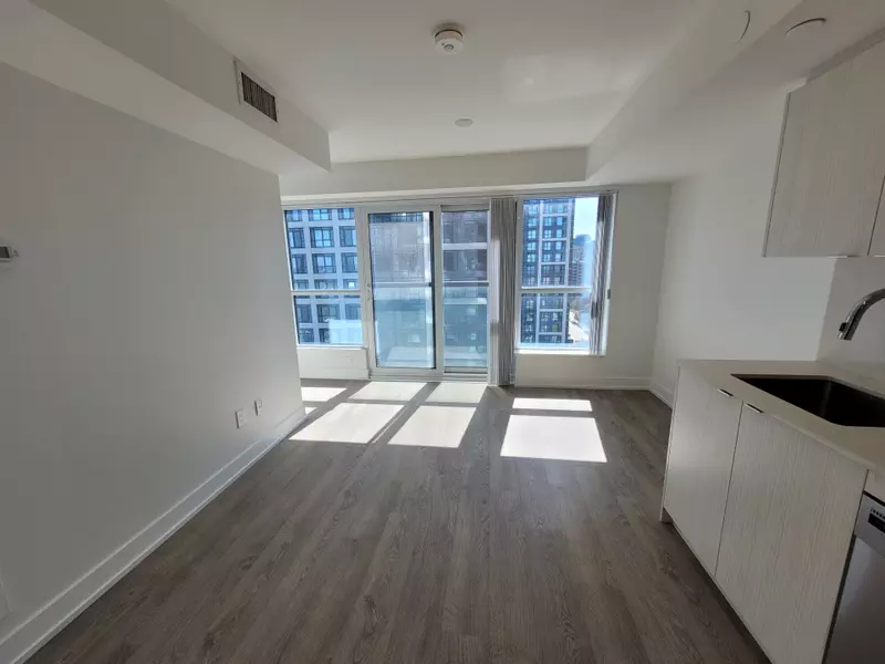 5 Mabelle AVE #1331, Toronto W08, ON M9A 0C8