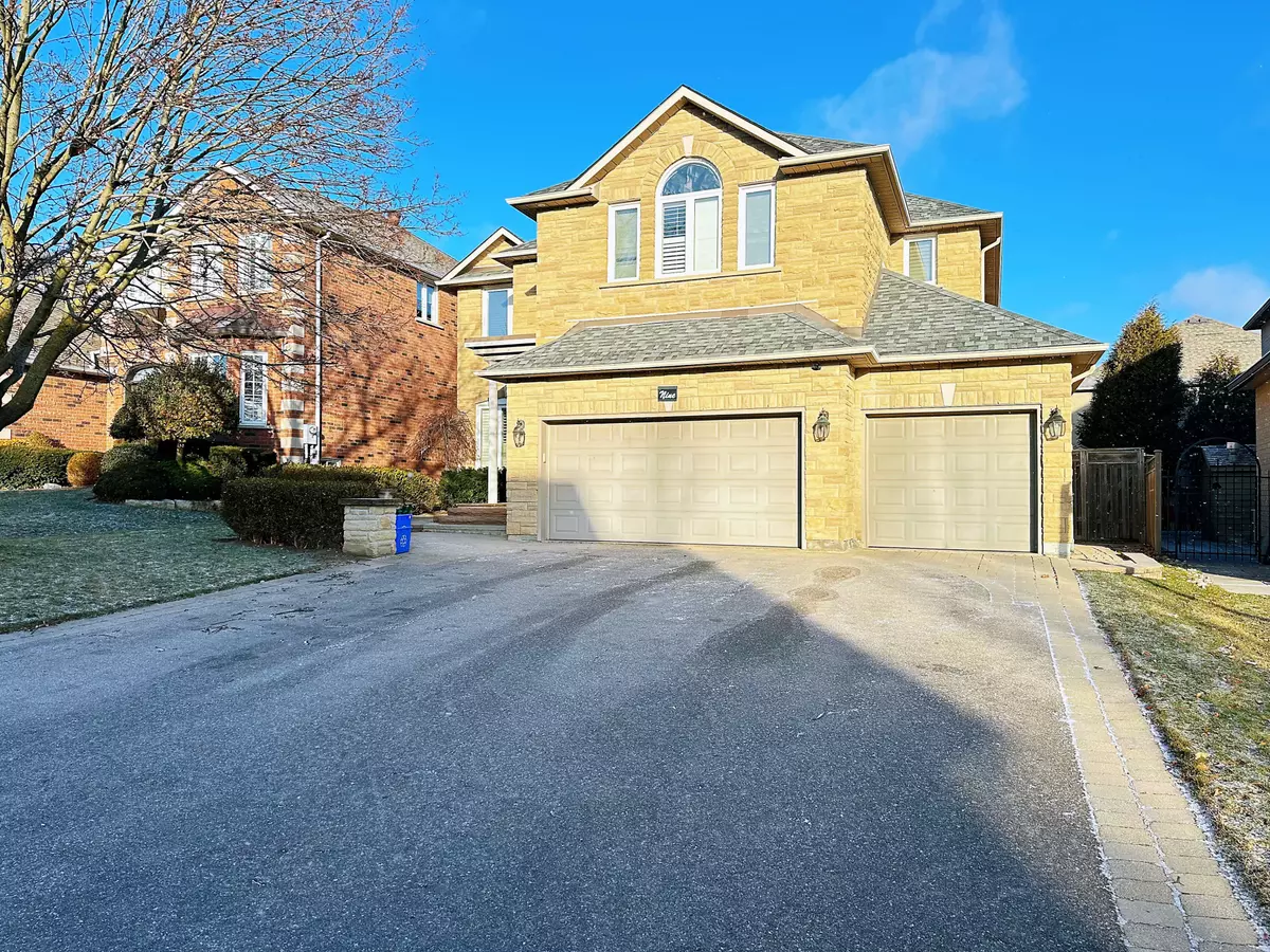 Vaughan, ON L4J 8K8,9 Langtry PL