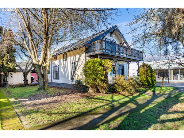 501 S 4TH AVE, Kelso, WA 98626