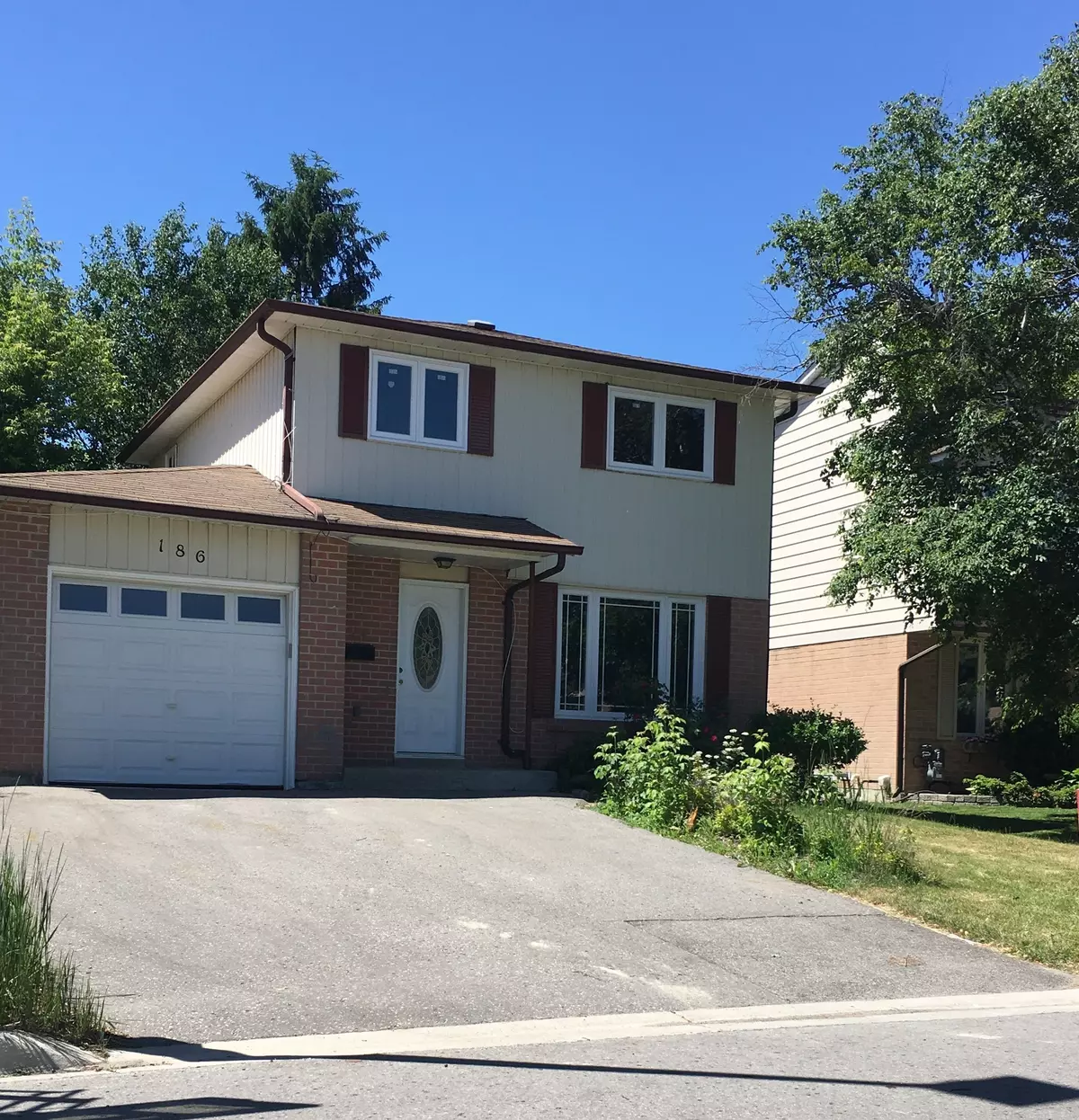 Newmarket, ON L3Y 5M9,186 Currey CRES