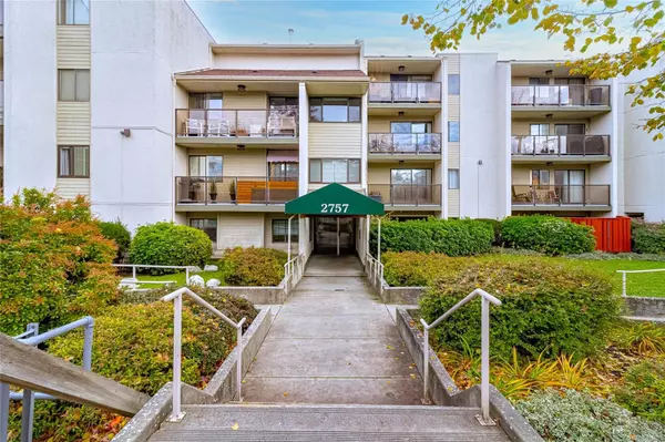 Victoria, BC V8T 4E5,2757 Quadra St #309